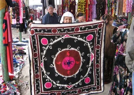 Urgut Sunday bazaar tour - traditional Uzbek market with suzani embroidery and crafts